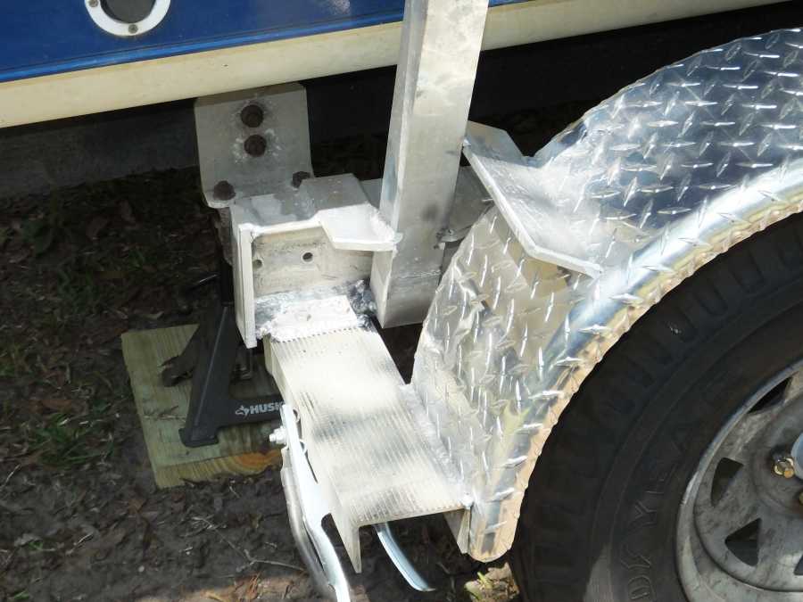 Adding an extra torsion axle to an aluminum boat trailer in St